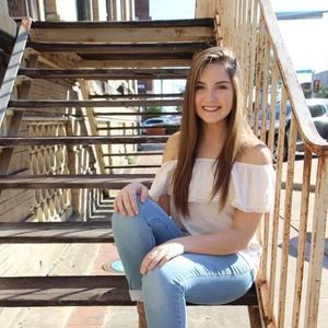 Meet your Posher, Caitlynn